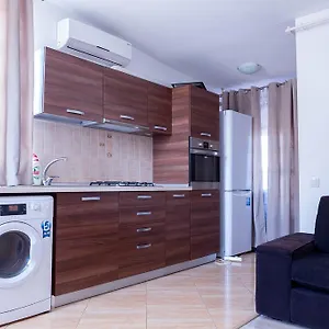 Garsoniere Dinu Апартаменты